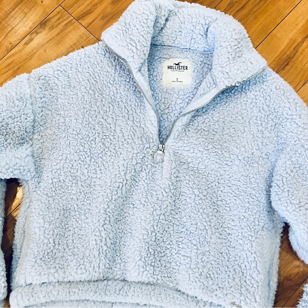 Hollister sky blue fleece Sherpa teddy crop sweatshirt top small fluffy